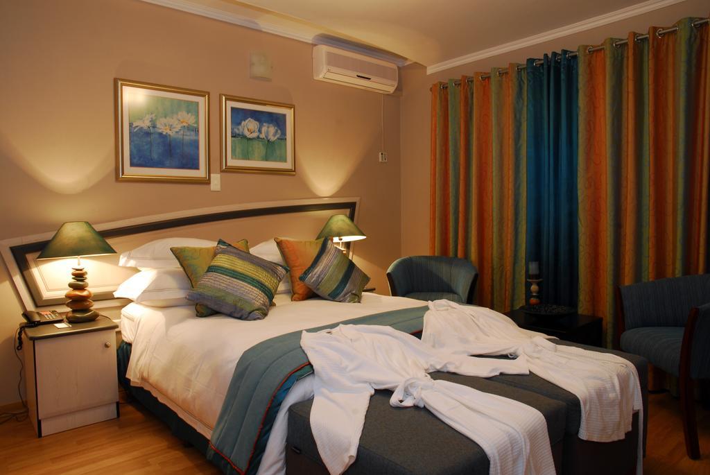Protea Hotel By Marriott Umfolozi River Річардс-Бей Номер фото